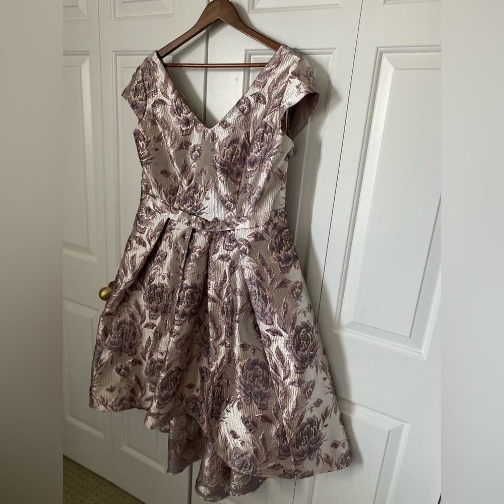 Oleg Cassini Dress in Mauve and Gold Metallic - Picture 2 of 11